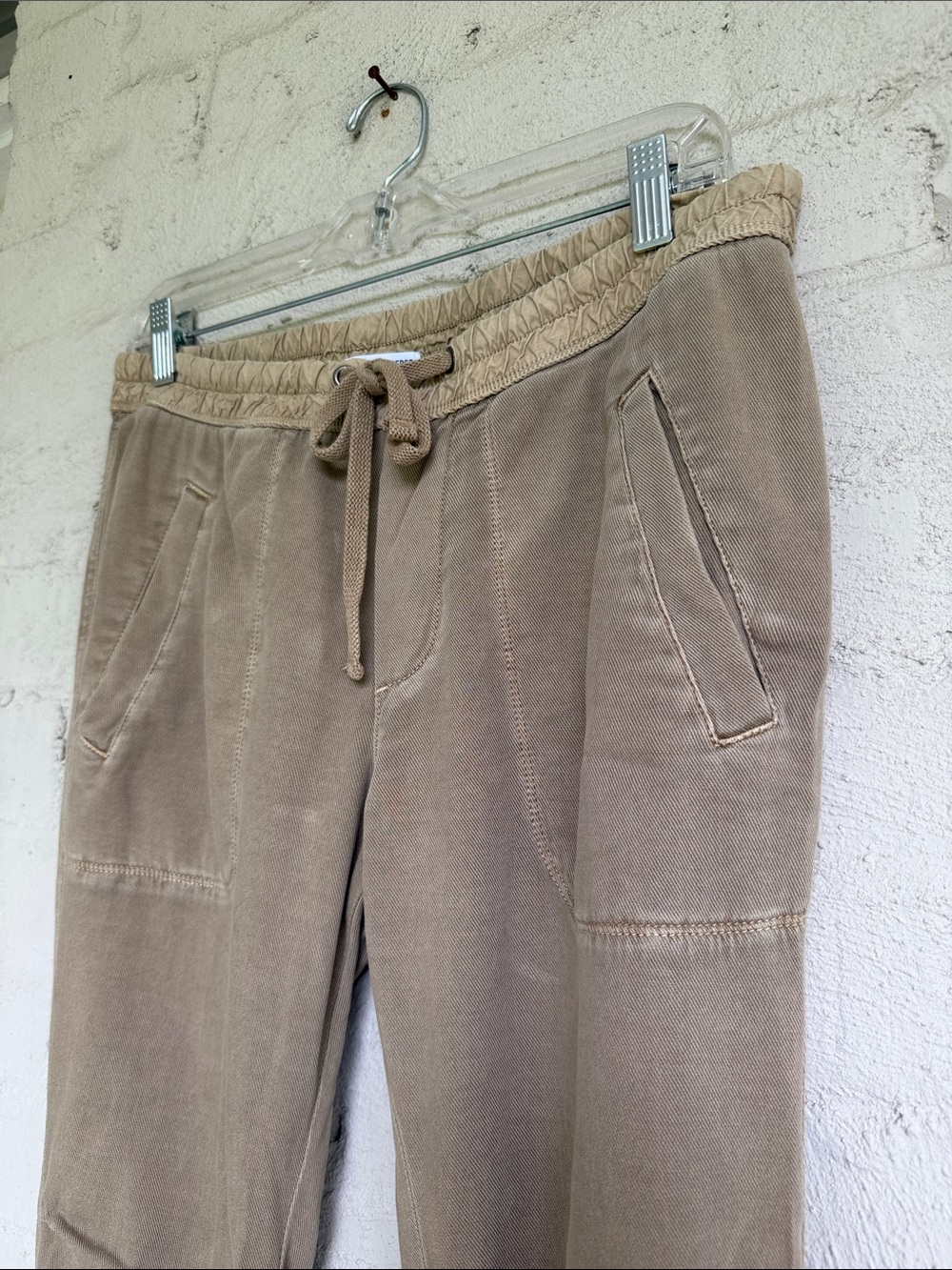 James Perse Soft Drape Utility Pant In  Driftwood Pigment Size 2  (US Medium) - Picture 3 of 14
